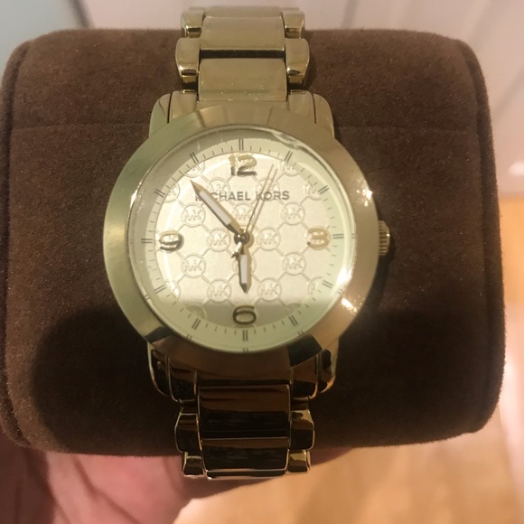 Gold Michael Kors Women’s Watch - Picture 4 of 5